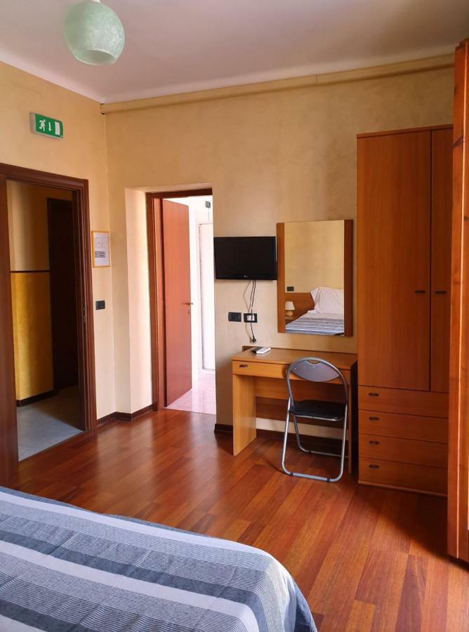 Albergo Leon D'Oro Castel San Giovanni  Zewnętrze zdjęcie